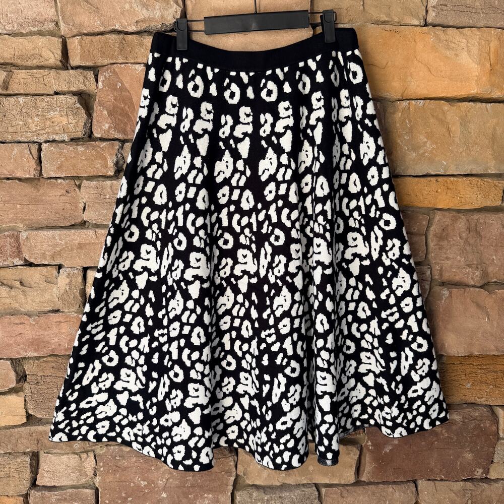 NEW Philosophy Black White Abstract Floral Knit Elastic Waist Sweater Skirt L